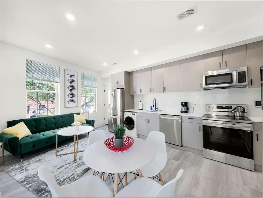 Classy Capitol Hill Apt, Steps From Dc Attraction Washington Bagian luar foto
